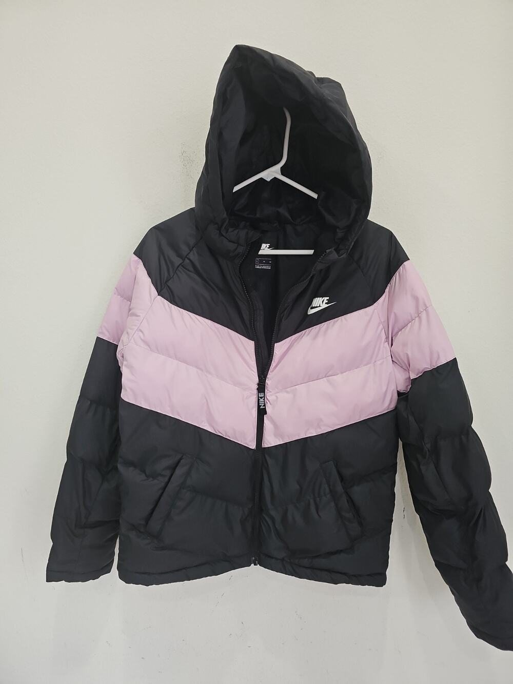 NIKE SPORTSWEAR YOUTH UNISEX JACKET SIZE XL Pink Black Puffer Zipper